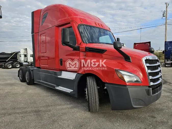 2021 FREIGHTLINER Cascadia 126