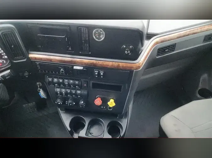 2022 INTERNATIONAL LT