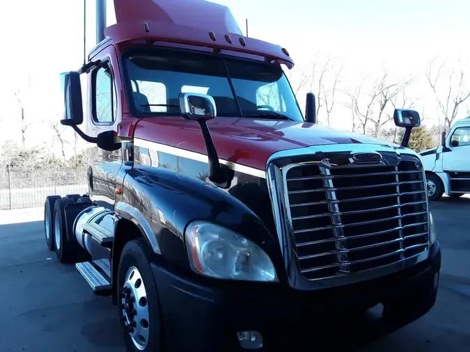 2016 FREIGHTLINER/MERCEDES CASCADIA 125