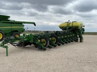 2018 JOHN DEERE 1775