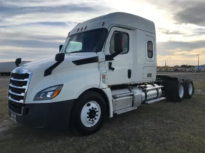 2019 Freightliner T12664ST