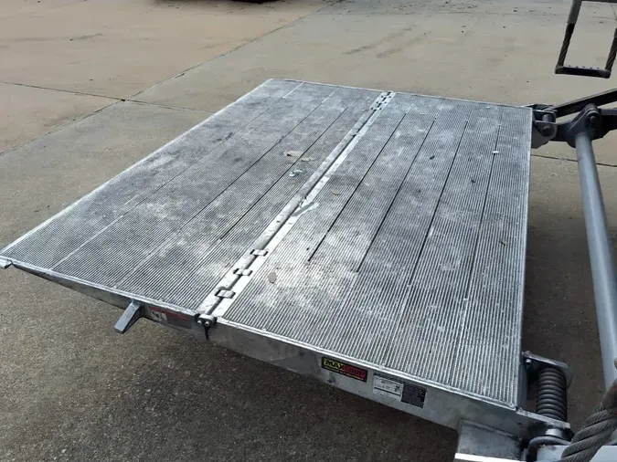 2019 FREIGHTLINER/MERCEDES M2 106