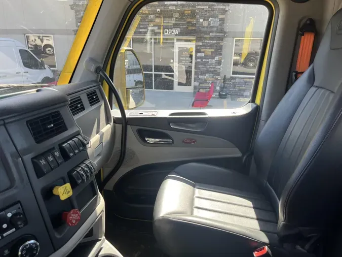 2023 Peterbilt 579