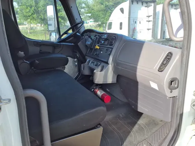 2018 FREIGHTLINER/MERCEDES M2 106