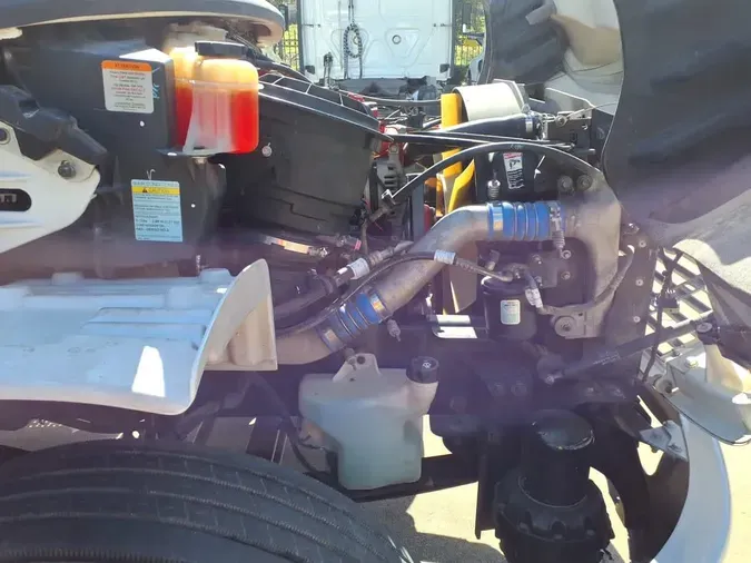 2018 FREIGHTLINER/MERCEDES M2 106