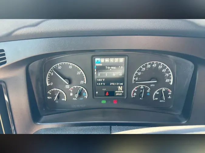 2023 Freightliner Cascadia 126f415735e6dd5dcfc87e71ce4e051b028