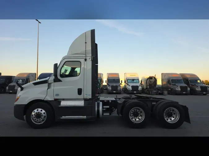 2020 Freightliner Cascadia 126f415a51b35e2a83cc2987971e79fc203
