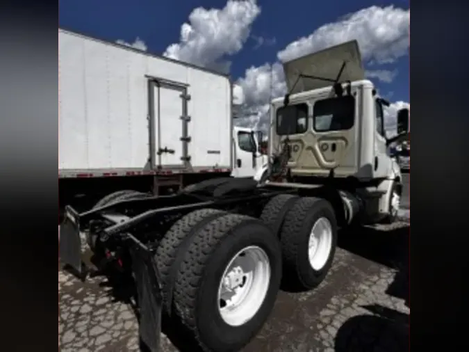 2019 FREIGHTLINER NEW CASCADIA PX12664