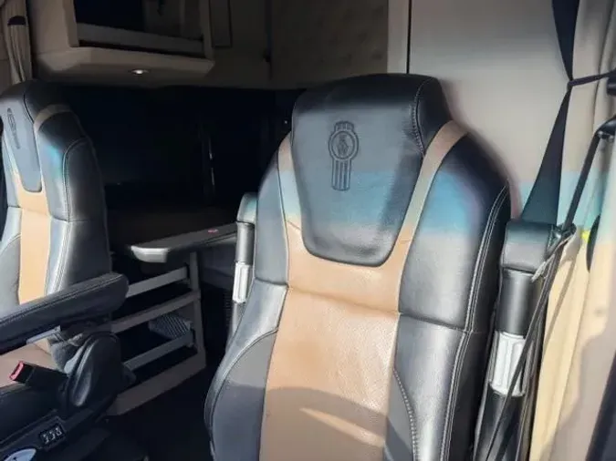 2022 Kenworth T680f41980de3b97c56f7a05f3ae6ef74e4f