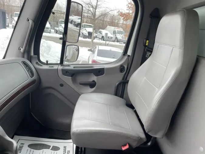 2019 Freightliner Business Class M2 106