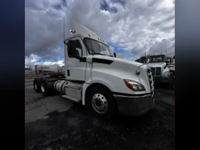 2019 FREIGHTLINER NEW CASCADIA PX12664