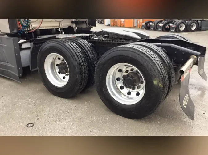 2023 Freightliner Cascadia 126f41e4896a2c5c06043a17545b69a3497