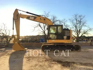 2019 Caterpillar 325FL CR
