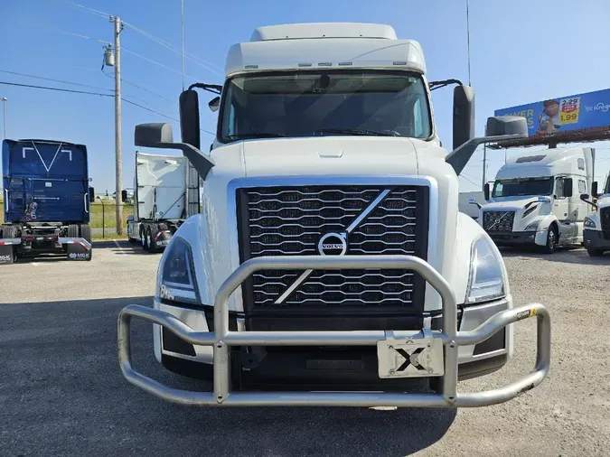 2022 VOLVO VNL64T740