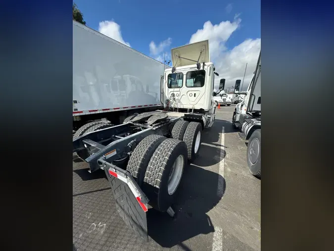 2018 FREIGHTLINER/MERCEDES CASCADIA 125