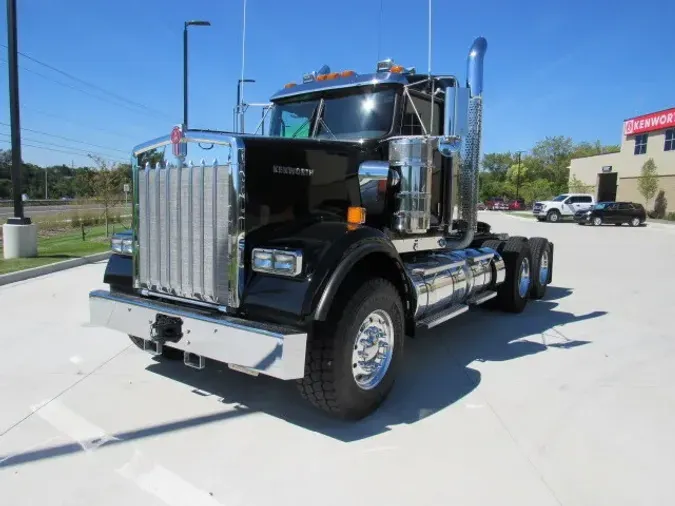 2025 Kenworth W900B