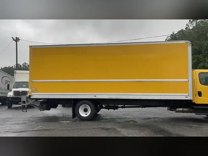 2019 Freightliner Business Class M2 106