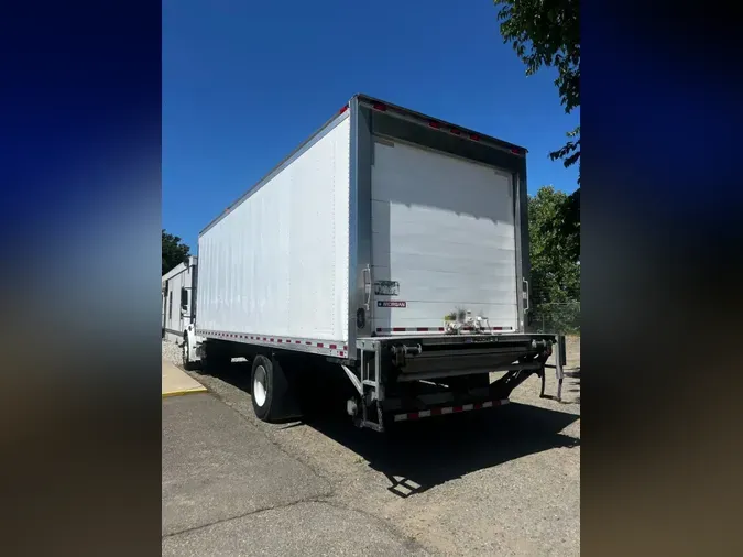 2018 FREIGHTLINER M2 106