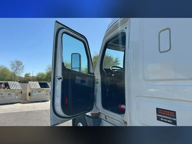 2020 Freightliner Cascadia 126