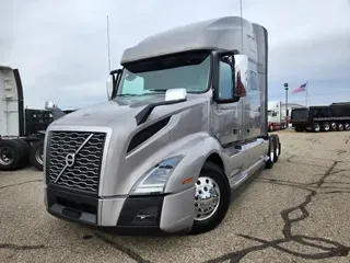 2024 VOLVO VNL64T760