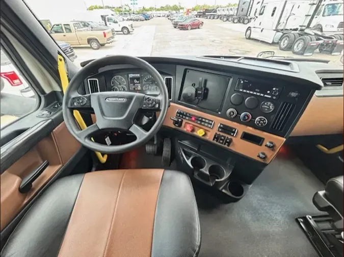 2023 Freightliner Cascadia 126