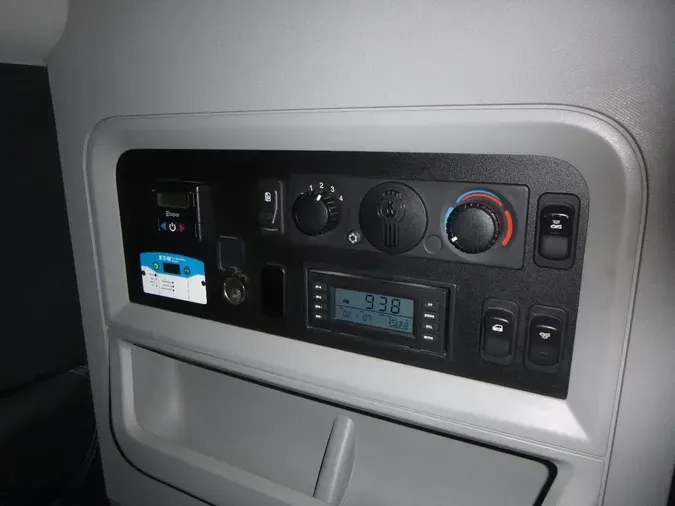 2021 Kenworth W990