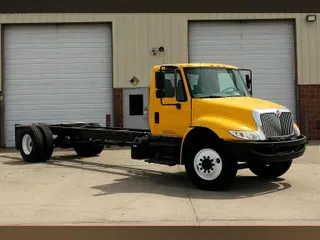 2018 International 4300 SBA 4X2