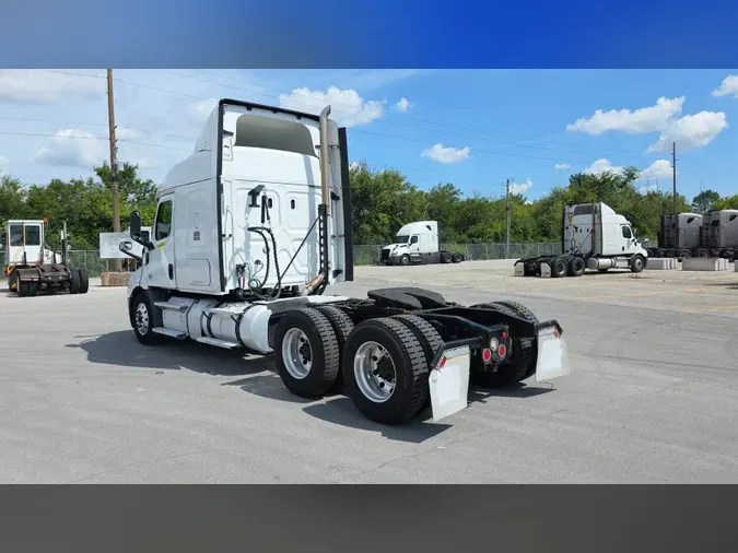 2019 Freightliner Cascadia 126