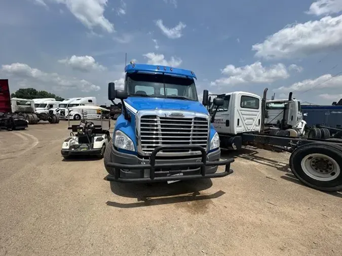2017 FREIGHTLINER CASCADIA 113