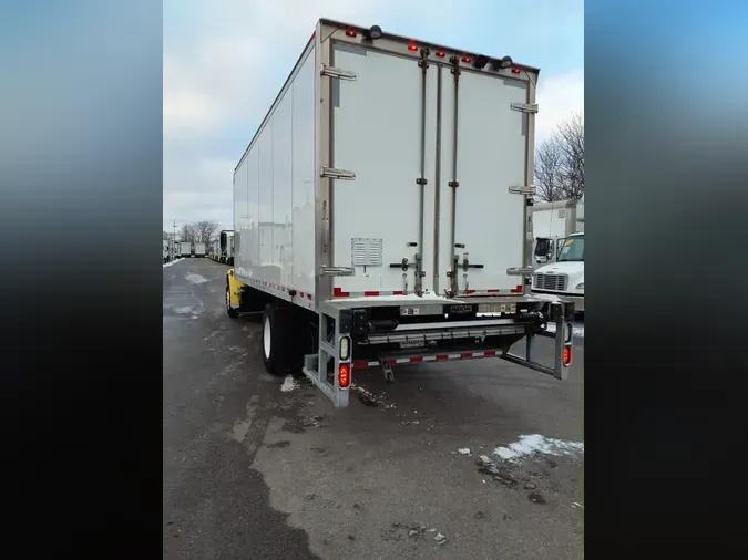 2016 FREIGHTLINER/MERCEDES M2 106