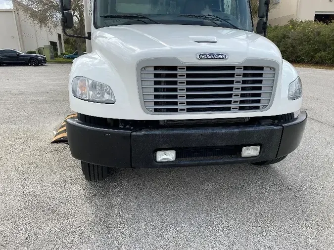 2018 Freightliner M2