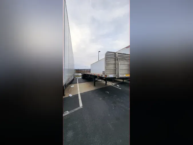 2016 UTILITY TRAILERS FS2CHA 48/102f44a6d5c90c89ec61115ac51b59d814f