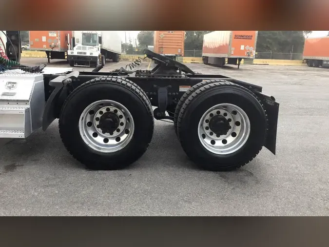 2021 Freightliner Cascadia 126