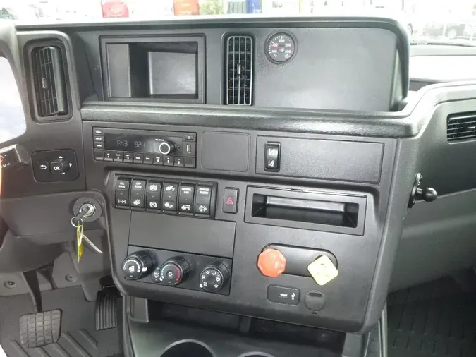 2023 International LT625f44d38fc5eb4682330478cc4e683fac5
