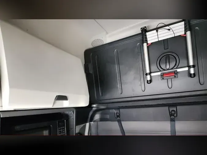 2023 FREIGHTLINER CA126