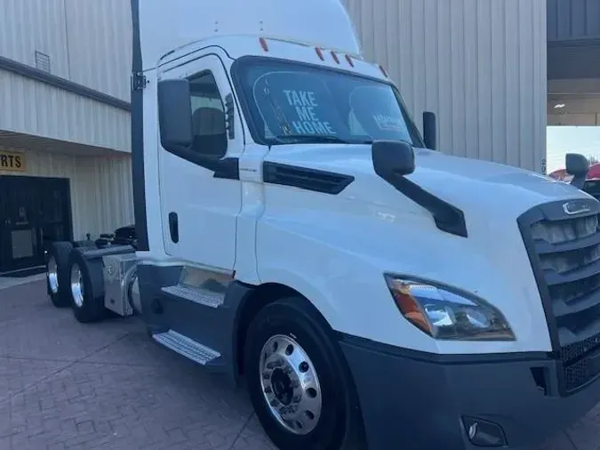 2020 Freightliner Cascadia