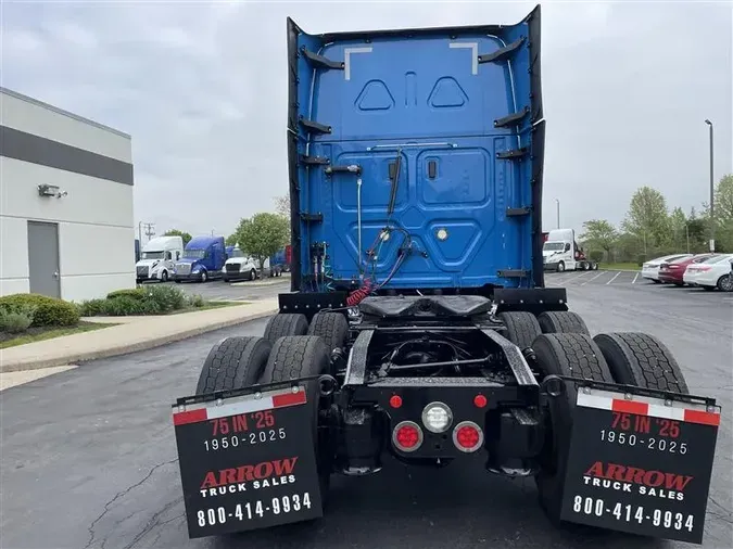 2020 FREIGHTLINER CA126f45473105189acb1f93fcaea9564d9a2