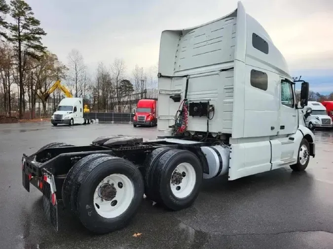 2020 VOLVO VNL64T760