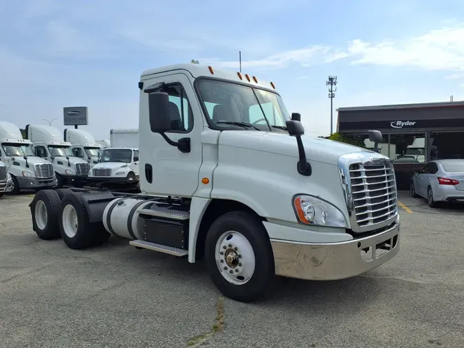 2017 FREIGHTLINER/MERCEDES CASCADIA 125