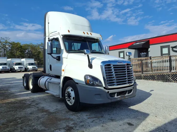 2016 FREIGHTLINER/MERCEDES CASCADIA 125