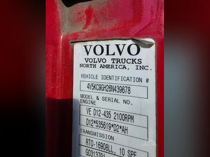 2006 VOLVO VHD104B200