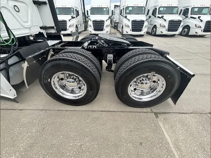 2022 Freightliner Cascadia 126