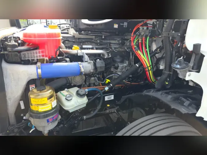 2020 Freightliner Cascadia 126