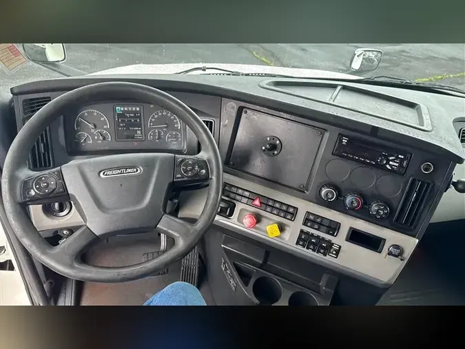 2020 FREIGHTLINER CA126