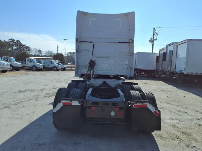 2019 VOLVO VNL64T-760