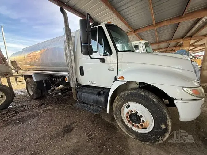 2004 INTERNATIONAL DURASTAR 4300