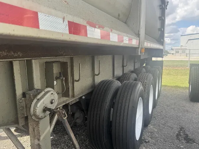 1989 Fruehauf 28FT QUADf46a72bdc2d72f5999aa63e25d8d8dc9