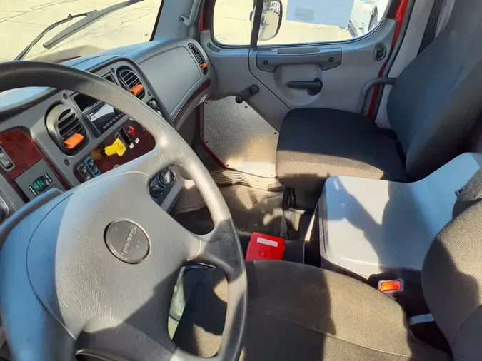2020 FREIGHTLINER/MERCEDES M2 106