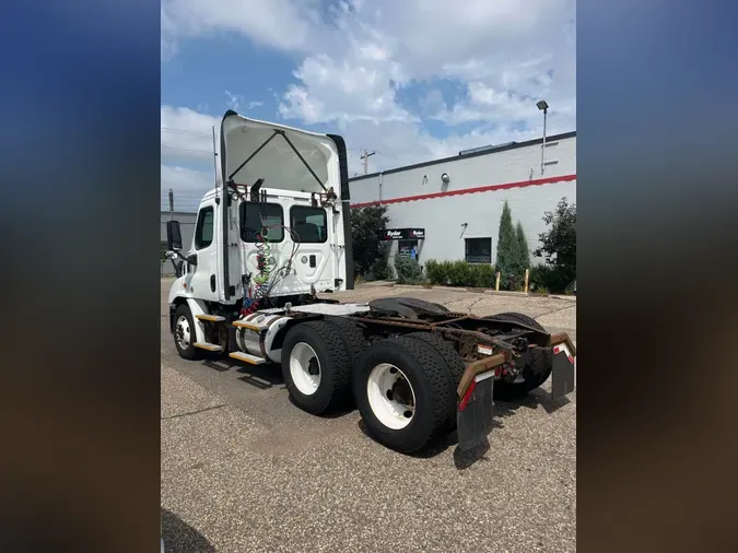 2017 FREIGHTLINER/MERCEDES CASCADIA 113f471a1e8bc6535fec32633b9ac68dac5
