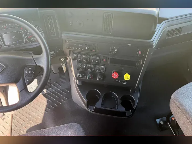 2022 INT LT625 6x4